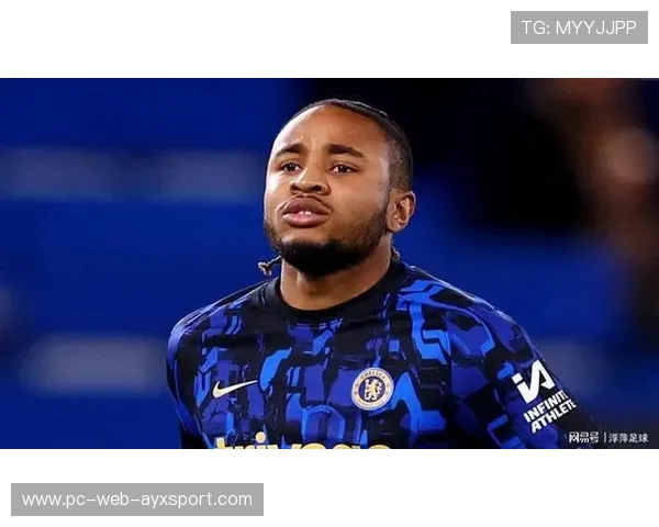 切尔西恩昆库插上背身做球助攻队友破门，展现惊艳技术与团队协作